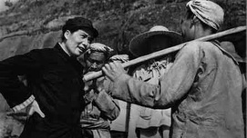 毛泽东人民战争思想是我军克敌制胜的精神原子弹