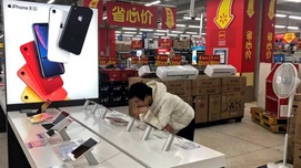 一部iPhone组件告诉你，特朗普贸易战的错误