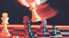 当代世界的发展态势：英雄领袖与枭雄领袖的交锋