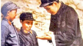 毛泽东签名逸事