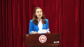 在理性中觉醒，坚决向“三股势力”宣战