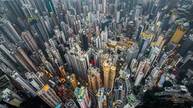 这个香港人终于发声，引发争议的背后是……