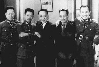 抗战英雄郭沫若：两全家国殊难事，此恨将叫万世绵