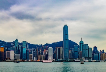 宋鸿兵：香港陷分裂，特区政府与势力集团决战在即