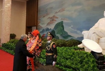 古巴使馆报道领导人拜谒毛主席纪念堂，谁该羞愧？