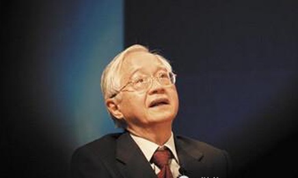 吴敬琏多年前主编的工具书，扇了现在的他一记耳光