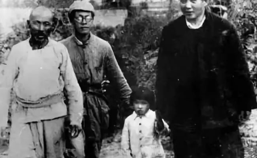 艾青《吴满有》：作为生产的文艺与农民主体的创生