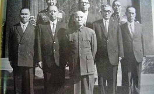 蒋介石与冈村宁次：一件极端怪异的历史悬案