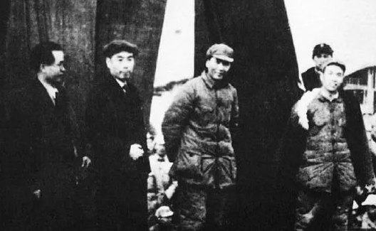 抗战正值用人之际，共产党为什么要“精兵简政”？