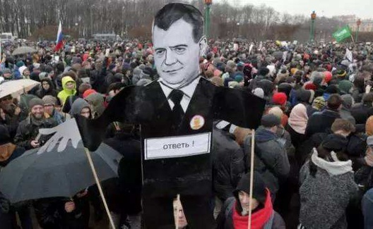 当代俄罗斯青年政策与防范“颜色革命”措施