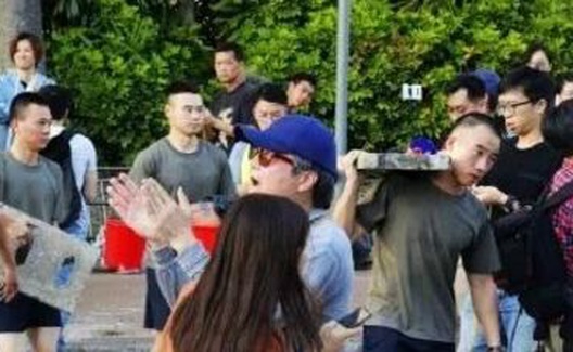 师伟：九龙塘上好八连