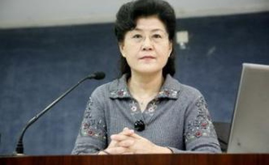 蔡霞要对谁先礼后兵？