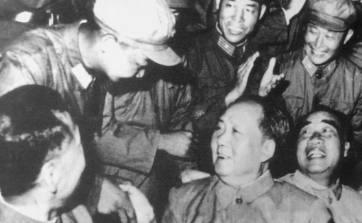 55年前，毛主席整建制接见了这个神秘的部队