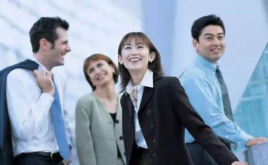 中产的忧桑：两套房的苦恼和一毛钱股份没有的创业者