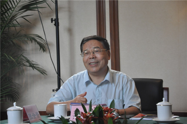 警惕以各种形式瓦解民族精神