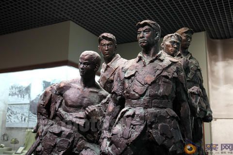 应制定《英雄保护法》--评郭松民胜诉