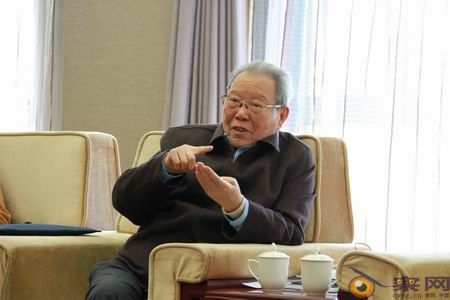 警惕借反思“文革”反党、反社会主义的倾向
