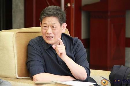 警惕借反思“文革”反党、反社会主义的倾向