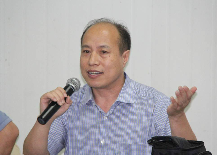 如何看待现实社会主义的贫困问题——与何祚庥先生商榷
