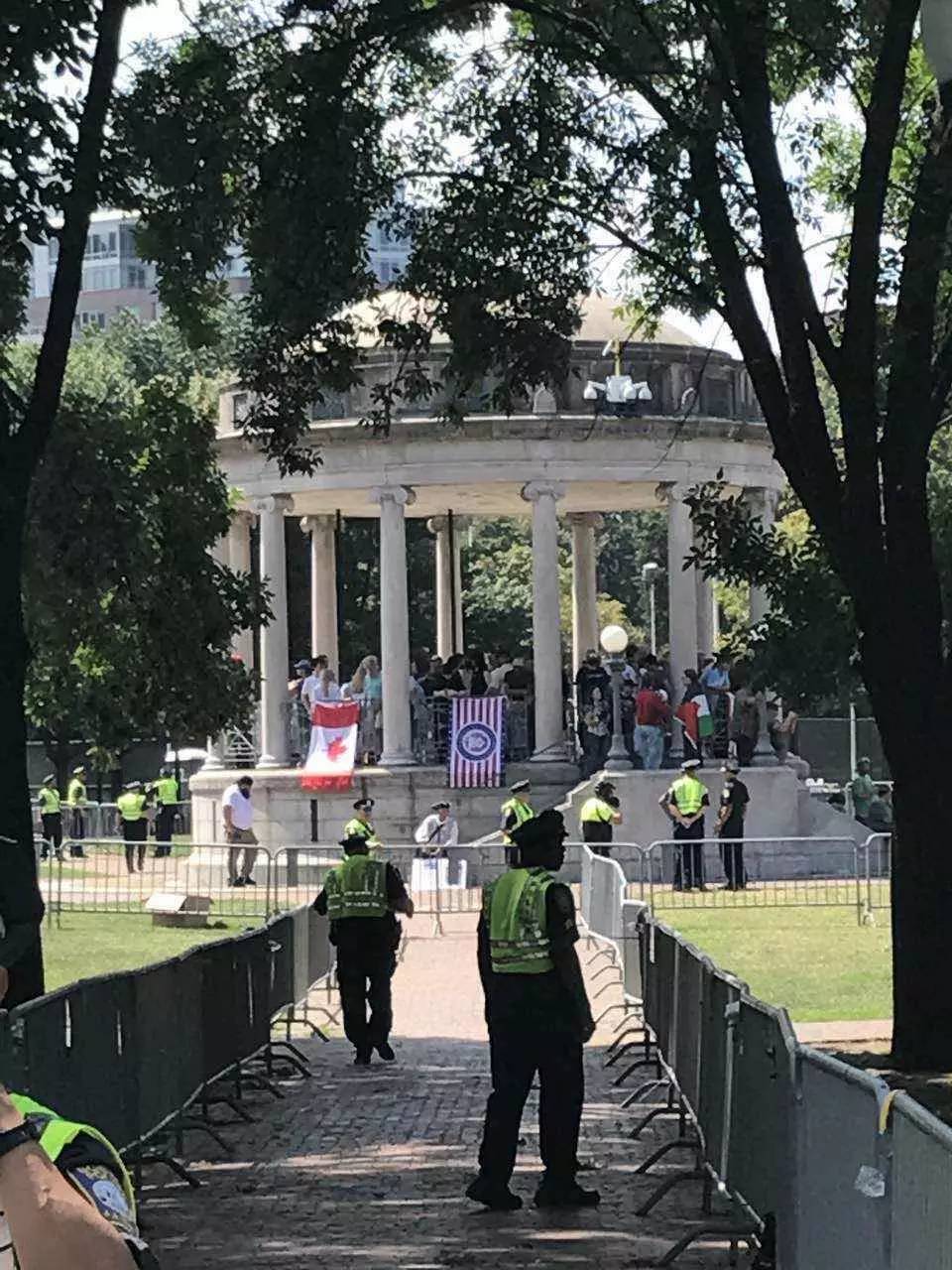 言论自由实为种族主义保护伞，波士顿华人积极参与反制白人至上大游行
