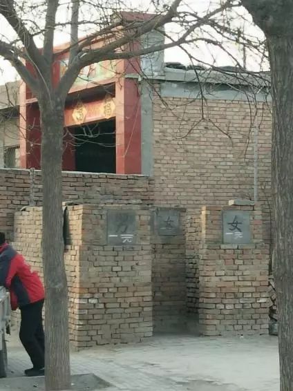 地道战景区,被“汉奸”和垃圾攻陷