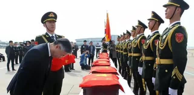 英雄，祖国今天接你回家