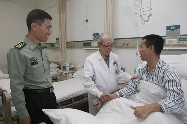 今天刷屏的“朗读者”吴孟超，还有这么多不为人知的故事……