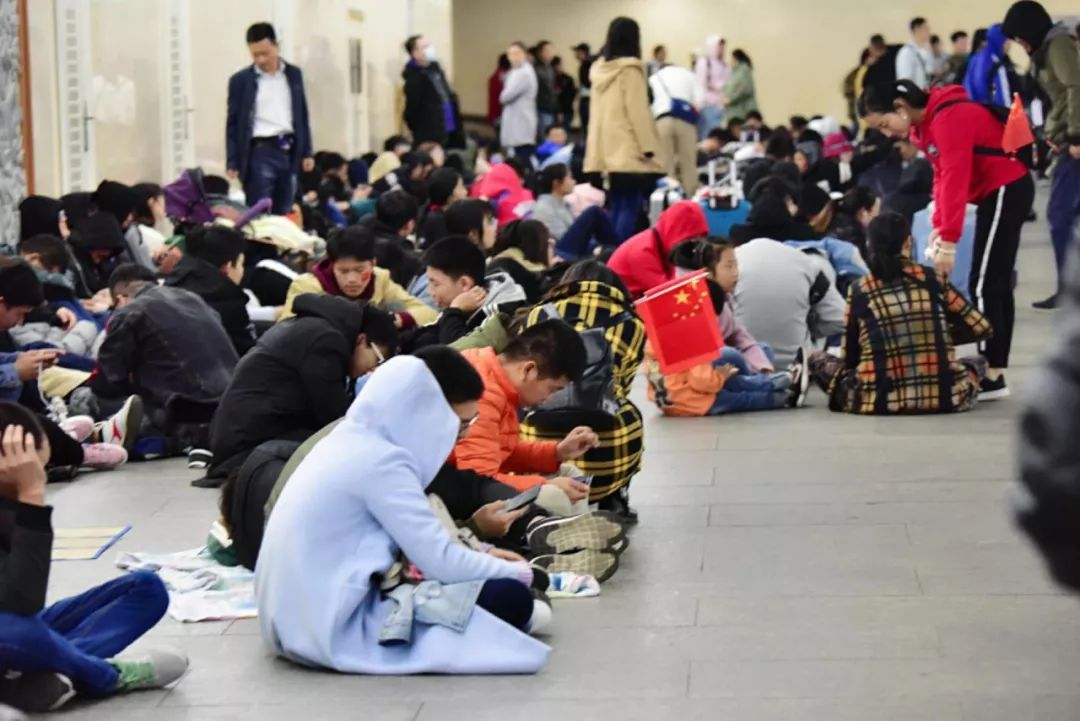今天是你的生日，我的祖国母亲
