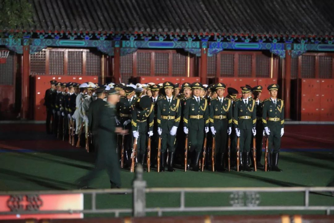 今天是你的生日，我的祖国母亲
