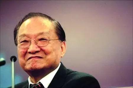王今朝：怎样看金庸？——谈金庸小说对革命文化的消解作用