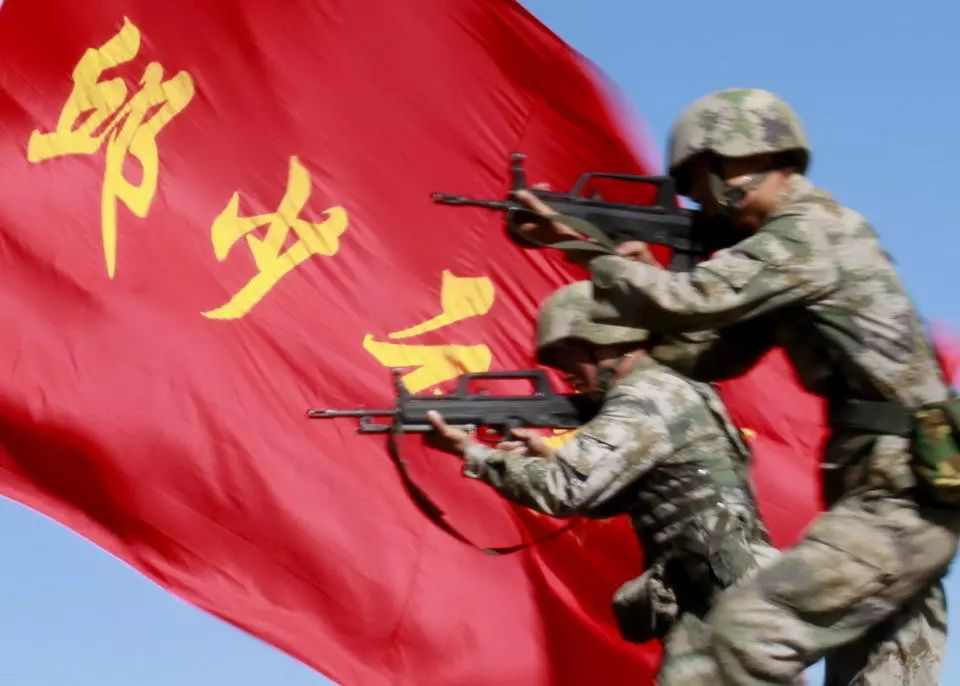 今天是这位伟大士兵的忌日，理解了他就理解了我军胜利的密码