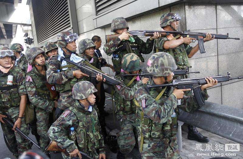 叶利钦的“血腥十月”是俄版的“‘民主’以后杀全家”