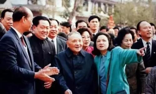 论邓小平与改革开放