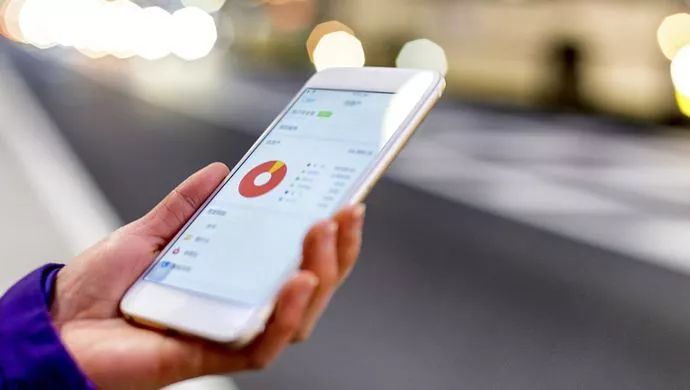 俄罗斯壮士“断网”，中国该跟它学吗？