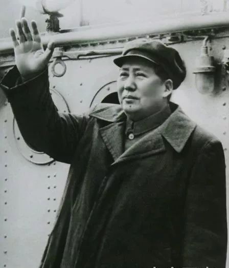 毛泽东关注人民海军建设：“太平洋还不太平”