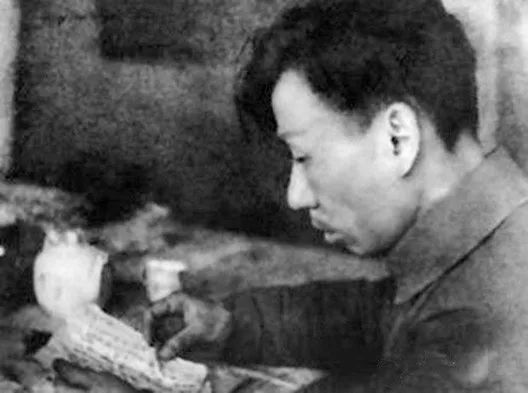 刘少奇：一定要跟随我们的领袖毛泽东，他代表着中国革命唯一正确方向