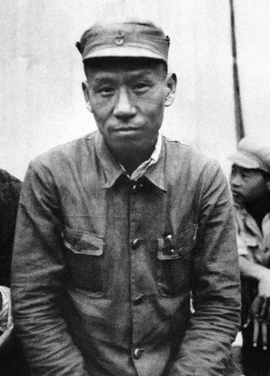 刘少奇：一定要跟随我们的领袖毛泽东，他代表着中国革命唯一正确方向