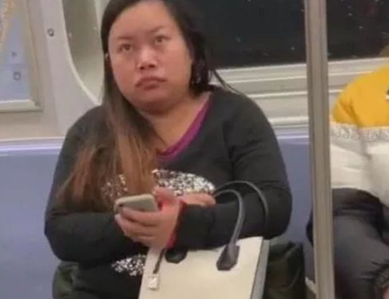 是谁创造了“罗玉凤”？是谁抛弃了“罗玉凤”？
