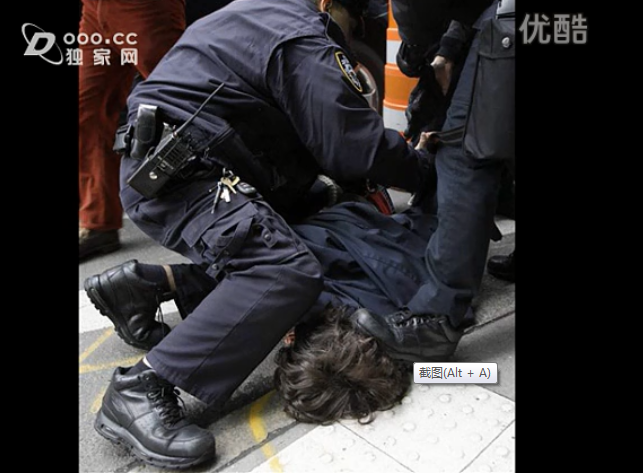 对香港说三道四的英美在血腥镇压本国民众时，“自由民主人权”何在？