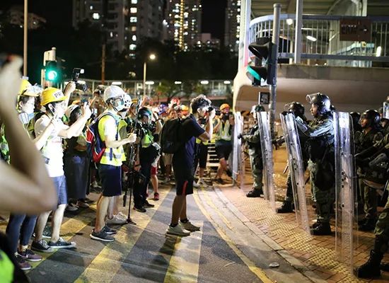 香港正在发生什么？5个镜头揭穿乱港暴徒丑行