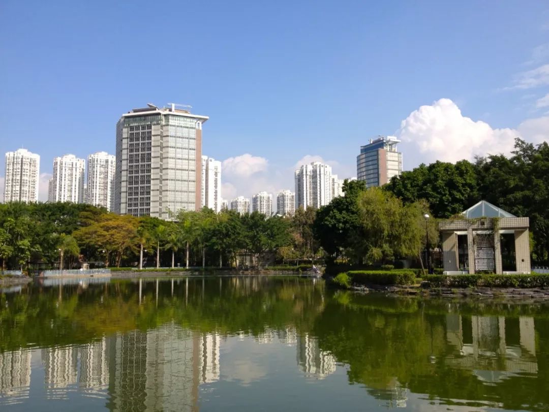 李嘉诚为何总是被“误解”?