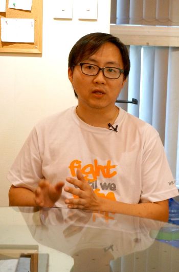 香港的黄四郎走了，英国的碉楼建起来了！