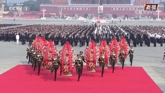 瞻仰毛泽东同志遗容：毛泽东思想仍然是凝聚人心的精神信仰