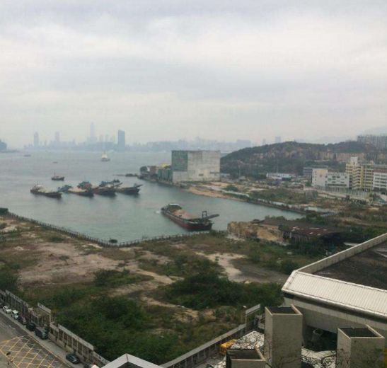 香港的黄四郎走了，英国的碉楼建起来了！