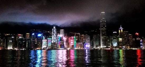 香港的黄四郎走了，英国的碉楼建起来了！