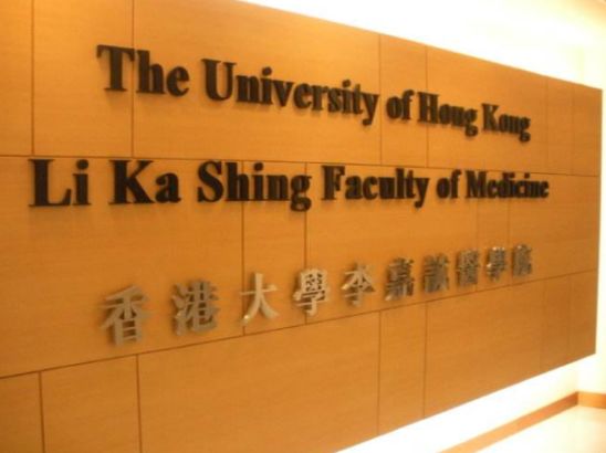 香港的黄四郎走了，英国的碉楼建起来了！