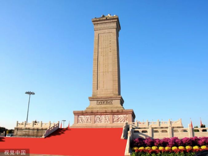 今天我们为什么要大阅兵？至少是为了让2100万英烈看看这可爱的中国！
