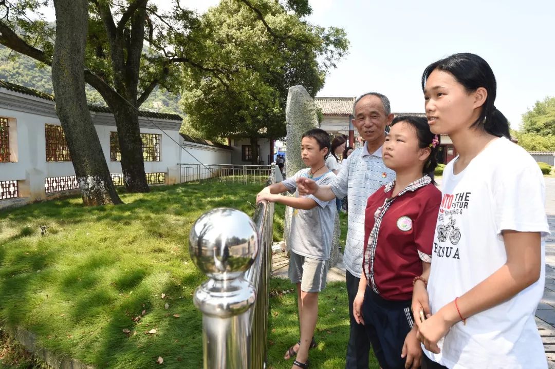 新华网：什么是红军？