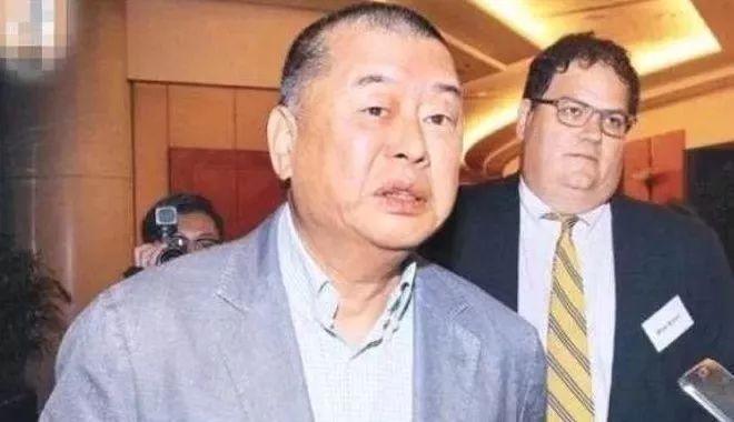 马克·西蒙“此地无银三百两”