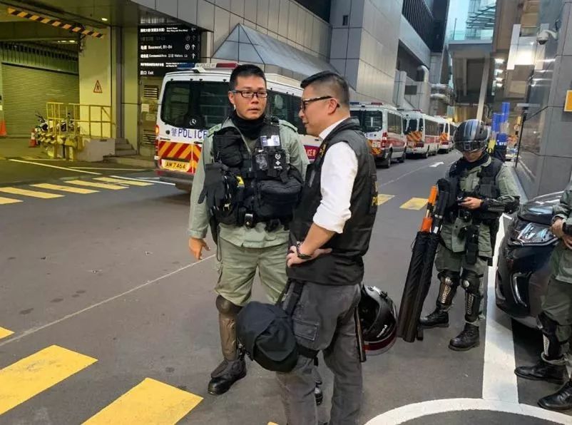 今天关于香港的消息，都挺意味深长……